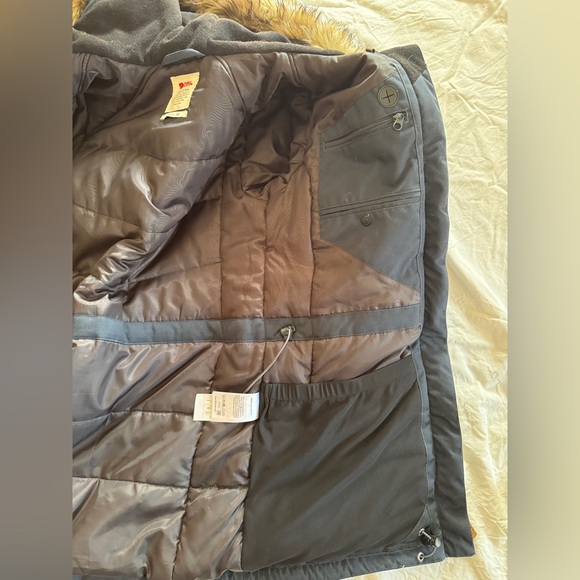 Fjallraven Nuuk Insulated Parka - Women’s Navy - Picture 11 of 16